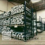 Vista inferior racks de carga textil